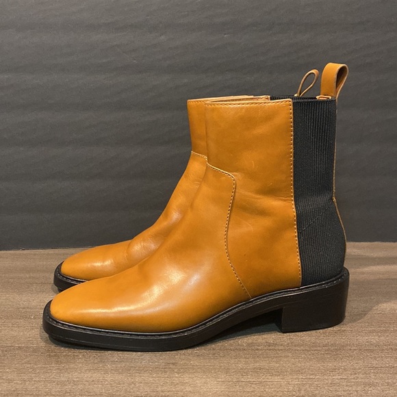 Tory Burch Tan and Black Ankle Boots - Picture 5 of 16